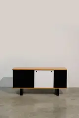 Charlotte Perriand, Bahut Bloc dit Cansado, Frêne, robinier, aluminium peint, Formica peint et métal