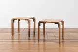 Georges Candilis & Anja Blomstedt, Paire de tables d'appoint, Frêne et aluminium