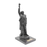 Victor Gutierrez, ANTORCHA DE LA LIBERTAD (HOMENAJE A MIGUEL HIDALGO), Bronce, patinado en color marrón; con base de mármol negro