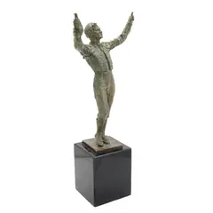 Humberto Peraza, ELOY CAVAZOS (EN TRIUNFO), Bronce, patinado en color verde; con base de mármol negro