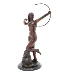 Diana Cazadora, MÉXICO, SIGLO XX, Bronce, patinado en tono rojizo; con base de mármol negro (fracturas)
