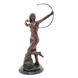 Diana Cazadora, MÉXICO, SIGLO XX, Bronce, patinado en tono rojizo; con base de mármol negro (fracturas)