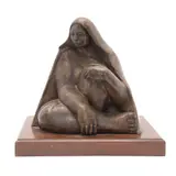 Maternidad, MÉXICO, SIGLO XX, Bronce, patinada en color marrón; con base de madera