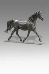 Sally Arnup, Arab Horse Aslan (1985), Bronze on a custom made wooden plinth