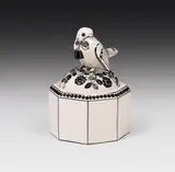 Michael Powolny, Lid box with bird
