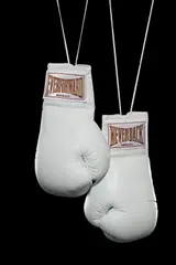 Gary Simmons, Everforward…(Neverback), 1993, Pair of white leather boxing gloves with metallic gold thread and satin
