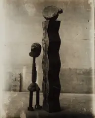 Constantin Brancusi, (Bois) Group Mobile (L’Enfant au monde), 1917, Gelatin silver print