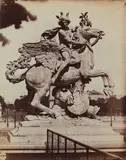 Charles Nègre, Mercure chevauchant Pégase, sculpture d'Antoine Coysevox, place de la Concorde, à Paris, 1859, Albumen print