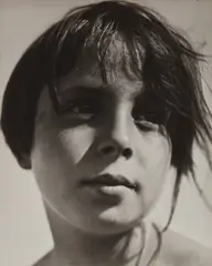 Aenne Biermann, Helga 9 1/2 Jahre alt (Helga 9 1/2 years old), 1930, Gelatin silver print