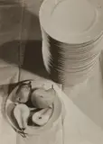 Emmanuel Sougez, La poire coupée, 1930, Gelatin silver print