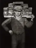 August Sander, Handlanger (Bricklayer), 1928, Gelatin silver print, printed 1990 by Gerd Sander