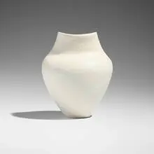 Lucie Rie, Flared vase, c. 1970
