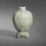 Cliff Lee, Vase with peaches on stand