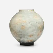 Lee Kang-hyo, Moon Jar, 2015, glazed stoneware