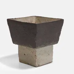 Paul Philp, Square stoneware vessel