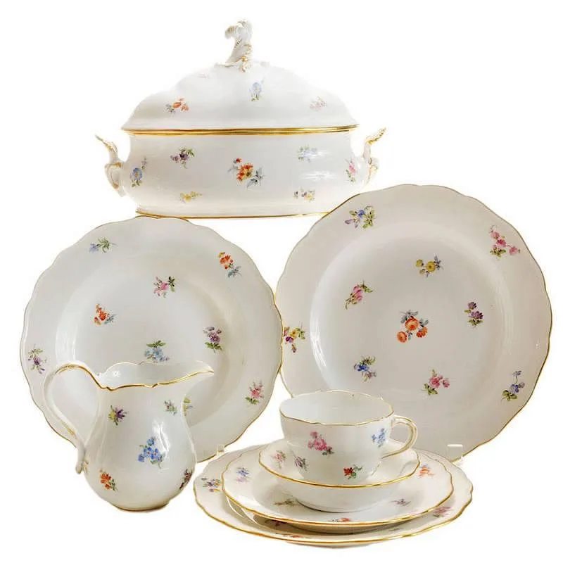 Streublumen Pattern Dinner by Meissen, glaze anomalies as made, sold Sep 2014