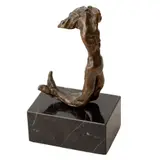 Salvador Dalí, Angel of Victory, ca. 1974, Escultura en bronce 690 en base de mármol