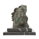 Jorge Coste, CABEZA DE CABALLO, Bronce, patinado en color verde; con base de mármol negro