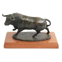 Emilio Fuentes, TORO (CAMBIO DE DIRECCIÓN), 1988, Bronce, patinado en color verde; con base de madera