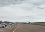Frank Bauer, "Flughafen (Frankfurt) - Rollfeld", Öl auf Leinwand
