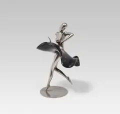 Karl Hagenauer, Tänzerin, Messing, vernickelt, Holz, patiniert; gemarkt