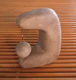Pierre Szekely, Sculpture, "L'Un", 1953, Limestone, brass rod