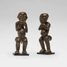 Bamum, Rare fertility figures, pair, carved wood, red seed beads