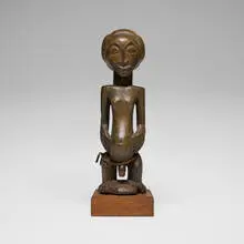 Hemba, Male figure, carved wood, cloth