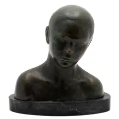 Dina Frumin, BUSTO DE DAMA, 1965, Bronce, patinado en color verde; con base de mármol negro