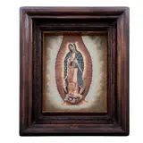 Virgen de Guadalupe, MÉXICO, SIGLO XX, Óleo sobre madera, enmarcado tipo nicho con decoración policroma