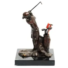 Jugadora de Golf, SIGLO XXI, Bronce, patinado en color marrón, accesorios móviles; con base de mármol negro