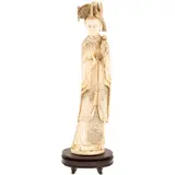 Guan Yin, CHINA, SIGLO XX, Talla en marfil con detalles entintados