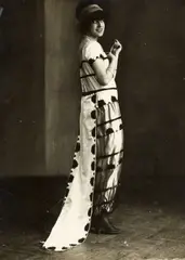 Wilhelm Willinger, Wiener Werkstätte' fashion by Eduard J. Wimmer-Wisgrill, 1919, Vintage silver print on single-weight semi-matte paper, mounted on brown card