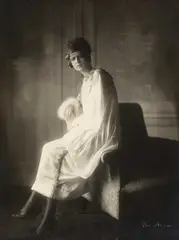 Alexander Binder, Wiener Werkstätte' fashion by Eduard J. Wimmer-Wisgrill, 1920, Vintage silver print on single-weight glossy paper, in very good condition. Photographer's signature "Binder" in the lower negative, his copyright stamp "Dieses Bild darf nur mit dem Vermerk veröffent