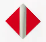 Getulio Alviani, Ohne Titel, Mischtechnik (gebürstetes Aluminium und roter Kunststoff)