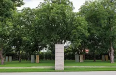 Ulrich Rückriem, The Sleeping Giants, 2008, Dolomite stone wedges in 4 pairs and granite slab