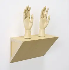 Haim Steinbach, Untitled (female mannequin right hands), 1990, Ash-veneered wood shelf and objects,