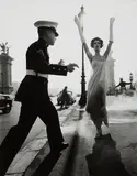 William Klein, Simone + Marines, Pont Alexandre III, Paris