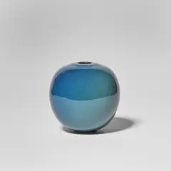 Monique Cavallini, Vase