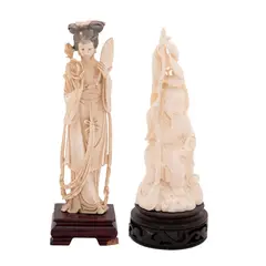 Anciano Pescador y Dama Con Abanico, CHINA, SIGLO XX, Talla en marfil, decoración esgrafiada, tinta negra; con bases de madera, modelos diferentes