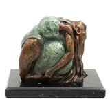 Deborah Prum, SOBRE ESFERA, Bronce, patinado en tono verde y marrón; con base de mármol negro