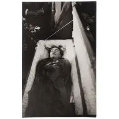 Atribuido A Héctor García, FUNERAL DE FRIDA KAHLO, Fotografía en plata sobre gelatina