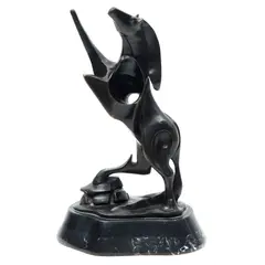 Caballo Rampante, SXX, Bronce, patinado en color marrón; base de mármol negro