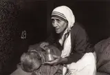 Mary Ellen Mark, Mother Teresa at the home for the dying, Calcutta 1980