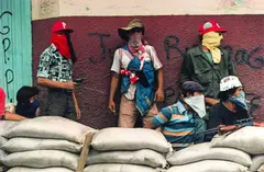 Susan Meiselas, Awaiting counterattack by the National Guard in Matagalpa, Nicaragua 1978, 1978, Dye transfer print, printed in 1989 on double-weight semi-matte paper