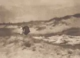 Heinrich Kühn, Washerwoman on the dunes, 1906, Photogravure, printed 1906 for "Camera Work 13" on tissue paper