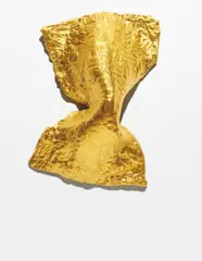 Lynda Benglis, Figure, 1978, chicken wire, bunting, plaster, gesso, gold leaf