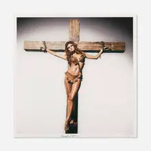 Terry O'Neill, Raquel Welch on the Cross, C-print