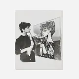 Weegee, Woman Viewing Picasso Painting at the Tate