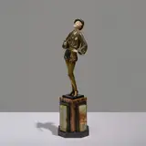 Ferdinand Preiss, Joueur de mandoline, n. 1154, Bronze patiné, ivoire, onyx et marbre